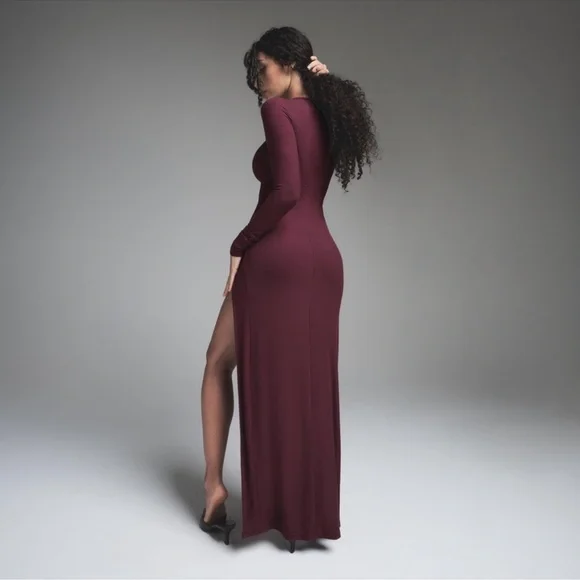 SKIMS Boat Neck Long Dress - Picture 2 of 9